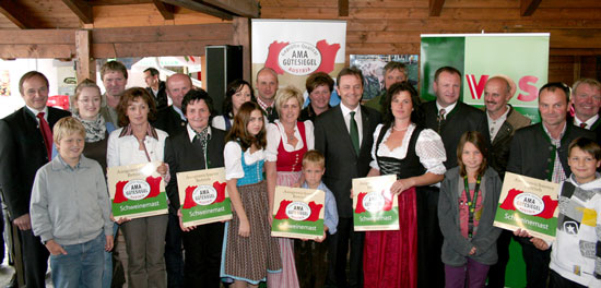 Gruppenfoto_Schweinemastbet.jpg Gruppenfoto_Schweinemastbet.jpg